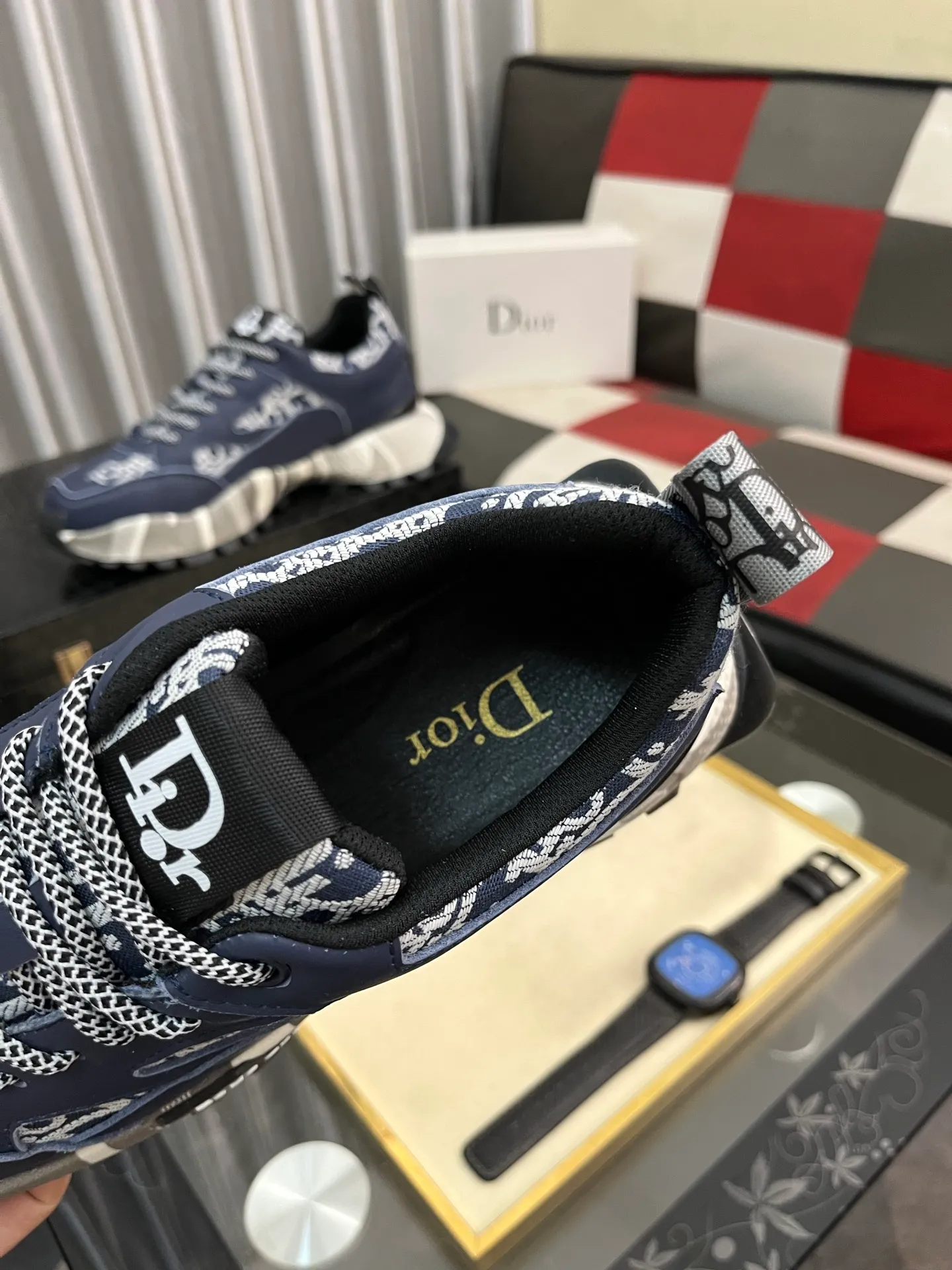 Men's Men's Shoes💰458⌚️⌚️Dior unique modern style sneakers. Counter purchasing 🏃casual leather shoes😍😍 original cowhide leather imported from Italy (refuses to discolor and grind feet) soles: original soles specially provided by the original factory, super cool😍 lace up and walk with wind👍 style design ⚠️ super comfortable and wear-resistant original soles. Just like shooting the real thing 🎬The real thing is better Code number: 38-443️⃣Colors available